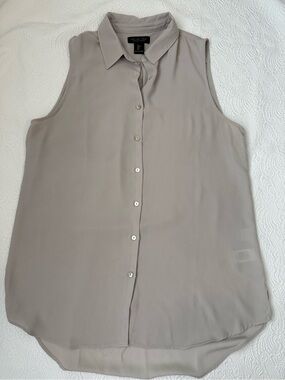 Rachel Zoe Sleeveless Button-Front Blouse in Taupe Gray